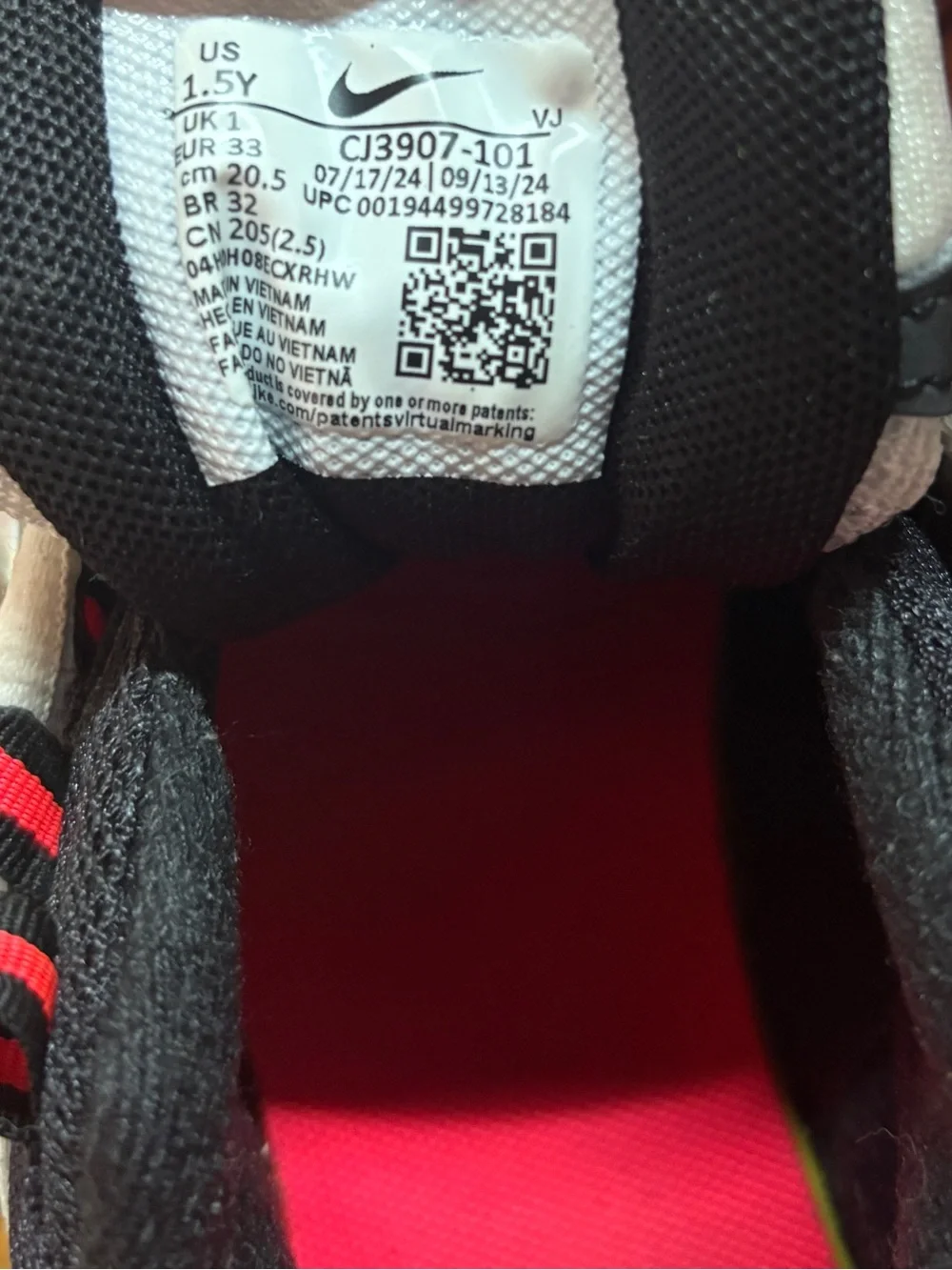 Black Nike air max sneakers size 1.5Y